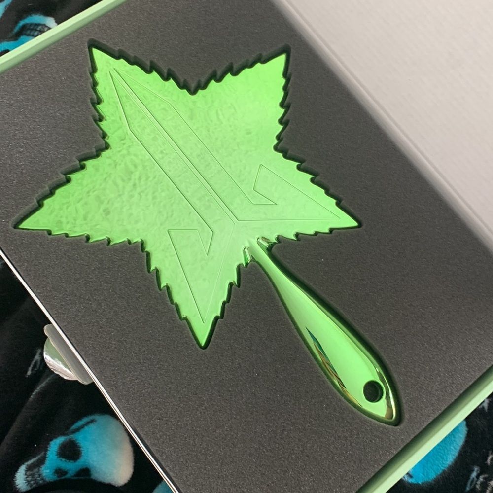 Jeffree star green chrome leaf mirror